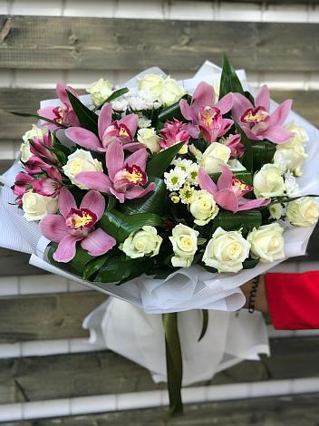 Букет цветов из: Розы и Хризантемы в Елгозино
