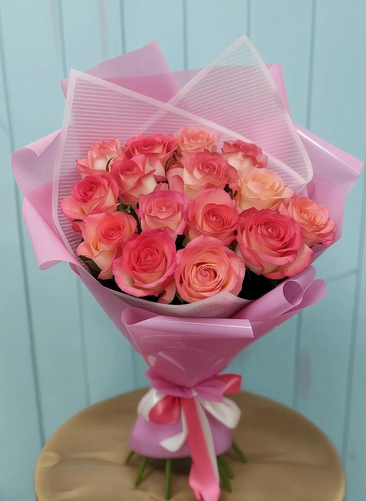 Букет 15 Розовых роз Равель в Елгозино