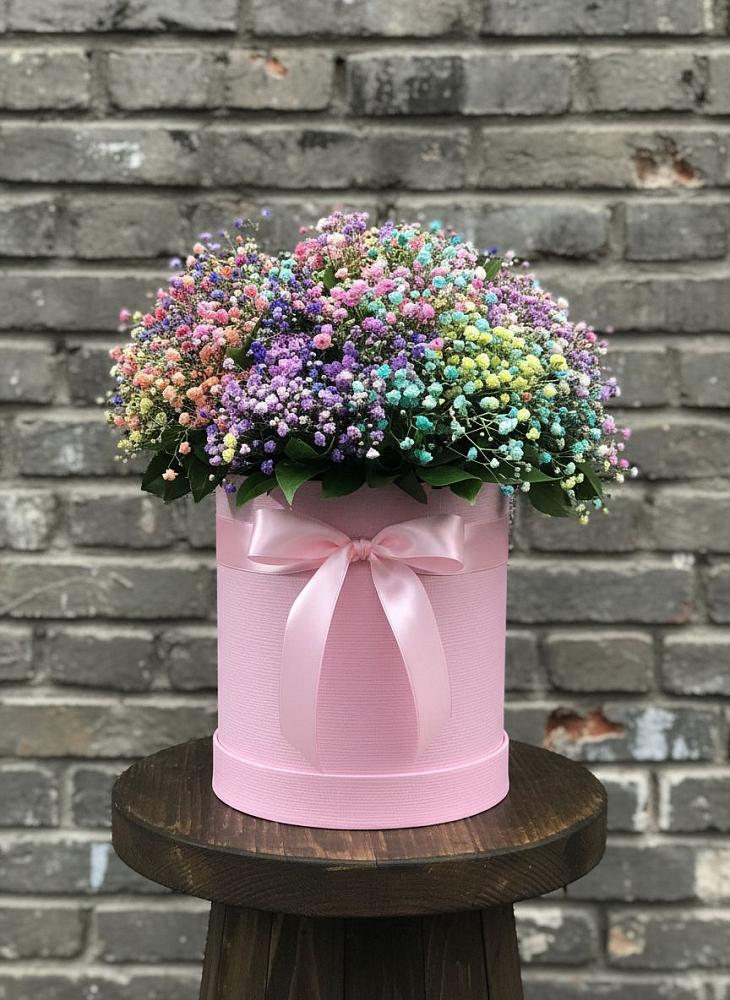 Цветочная композиция из Гипсофила и Розы в шляпной коробке в Елгозино