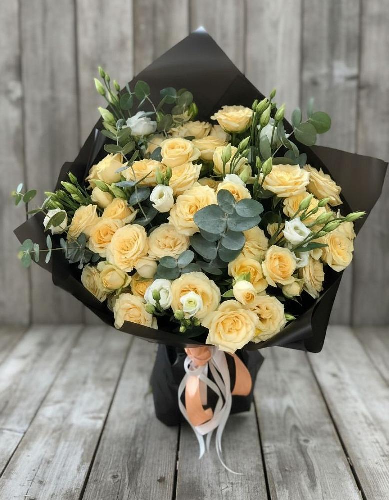 Букет цветов из: Розы и Лизиантусы в Елгозино