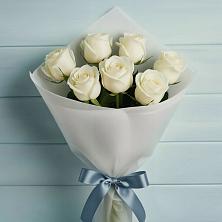 Букет 7 Белых роз Эдлесс Лав в Елгозино
