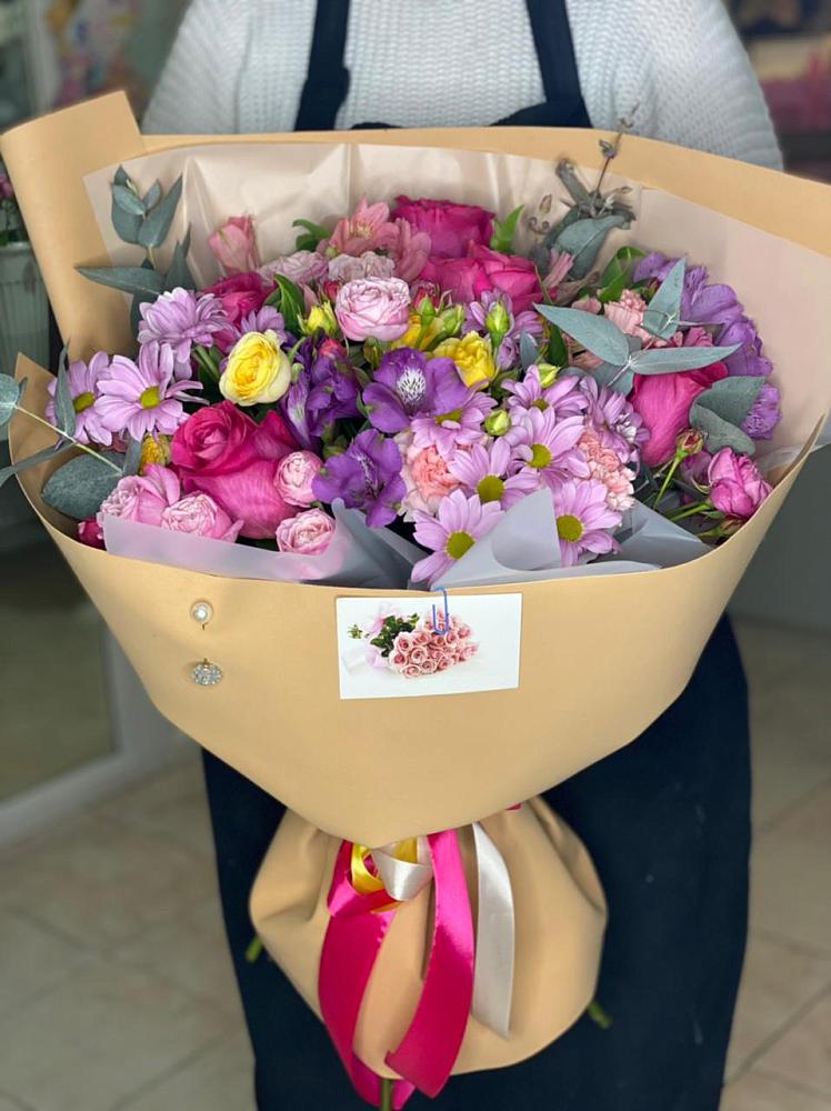 Букет цветов из: Хризантемы, Гвоздики и Альстромерии в Елгозино