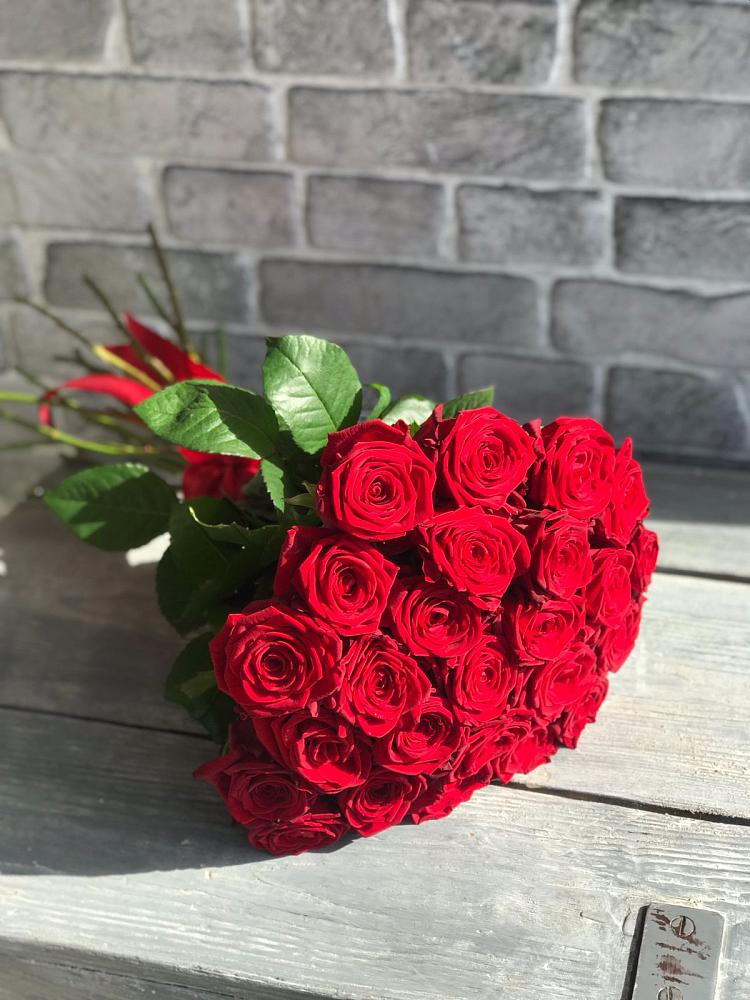 Букет Красные розы Фридом в Елгозино