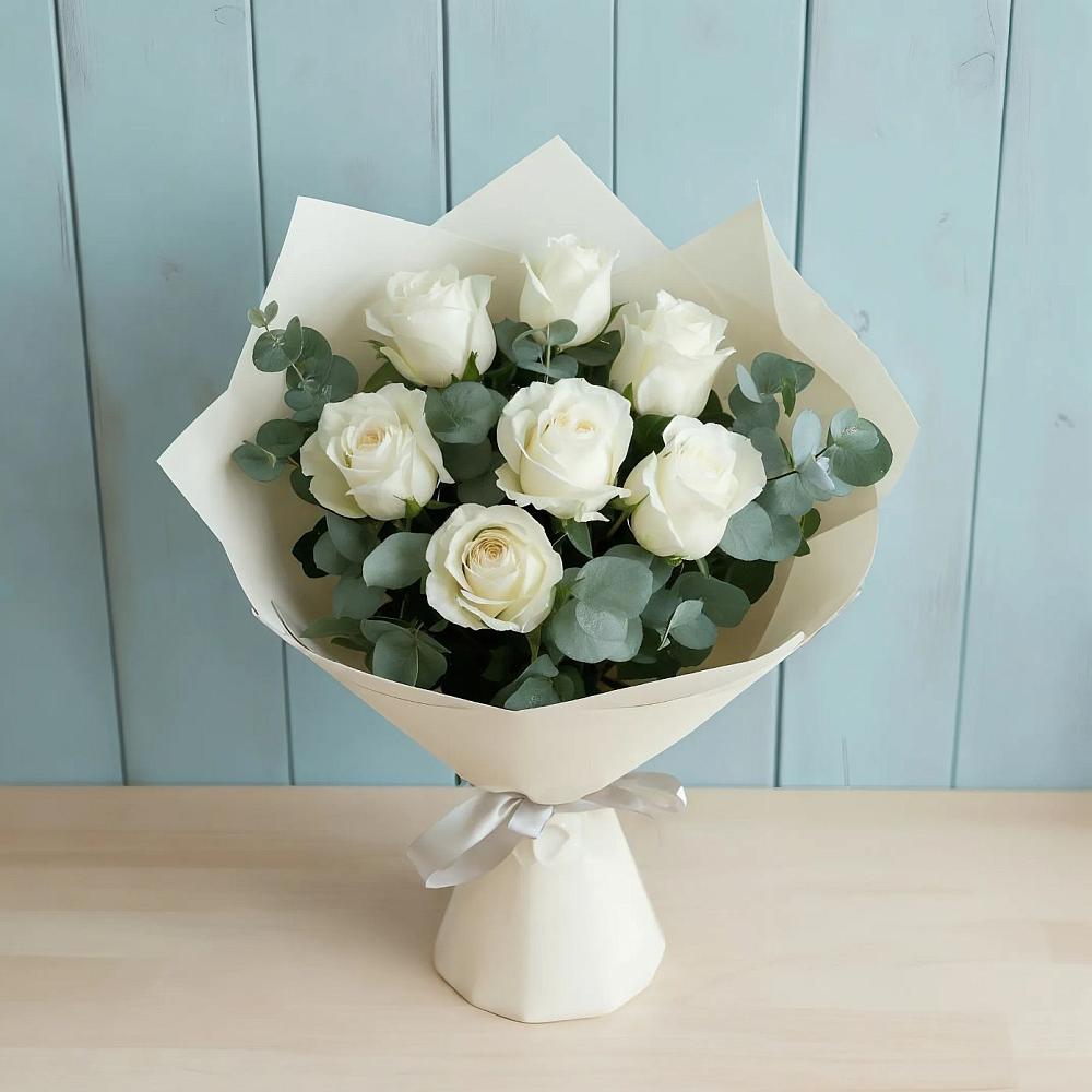Букет Белые розы в Эвкалипте в Елгозино
