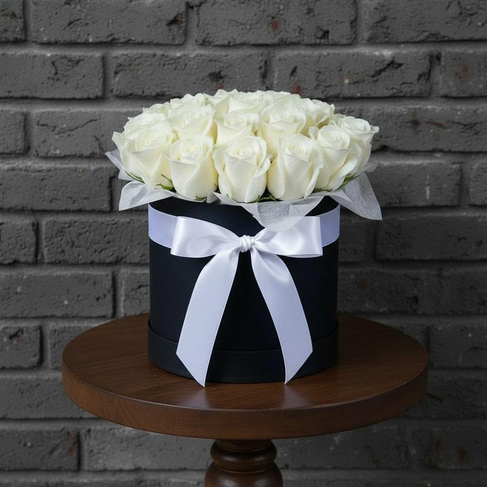 Цветочная композиция из Розы в шляпной коробке в Елгозино