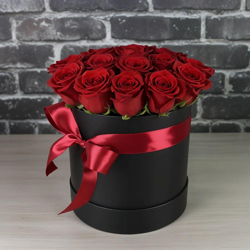 Цветочная композиция из Розы в шляпной коробке в Елгозино